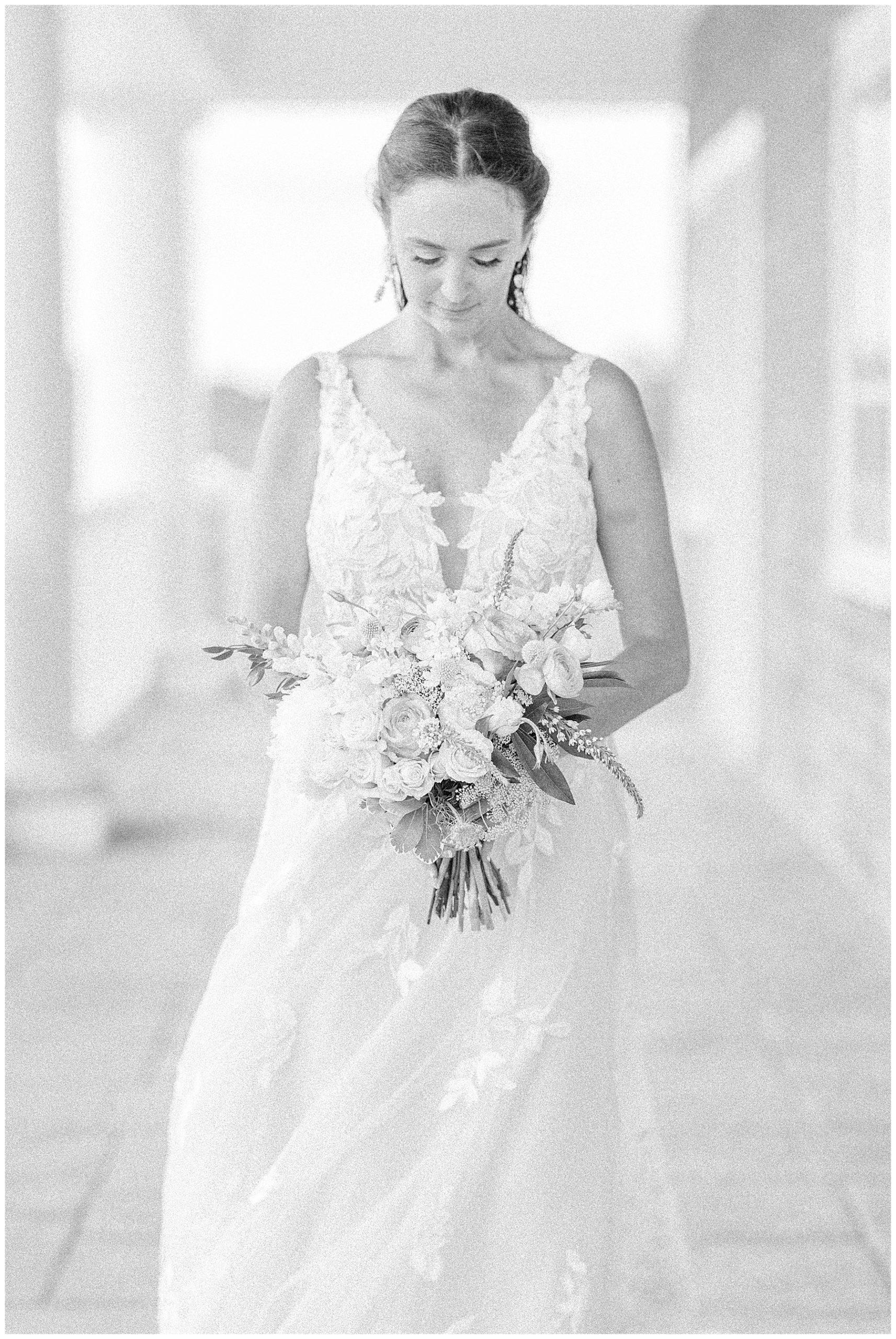 stunning bride with flower bouquet