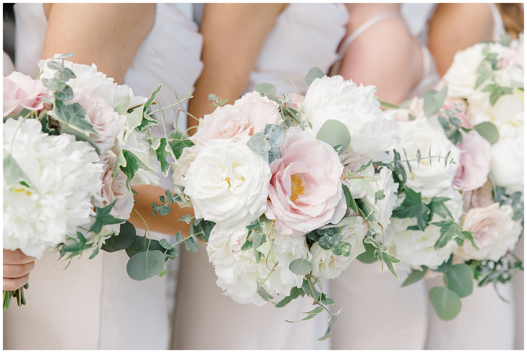 elegant wedding flower bouquet 