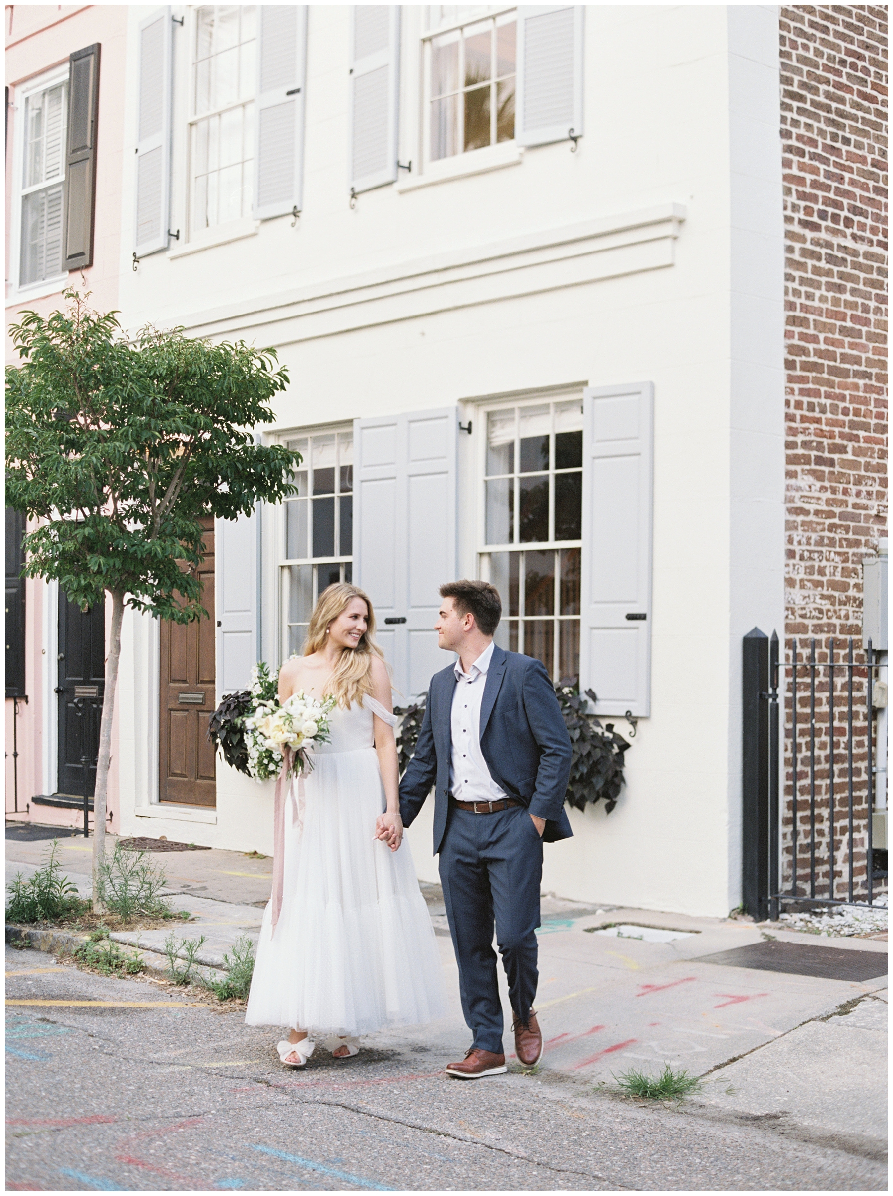 historic downtown Charleston couples portraits