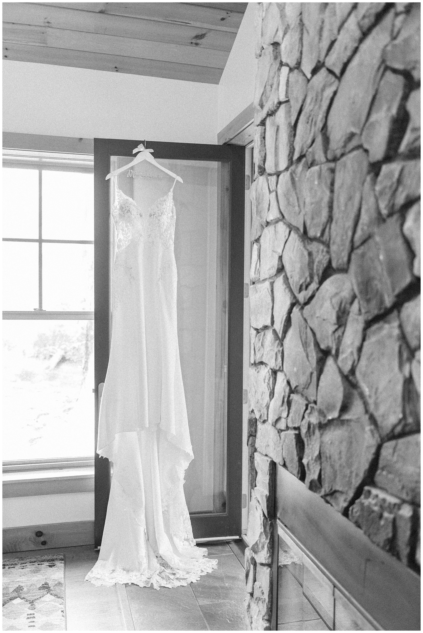 bride's wedding dress