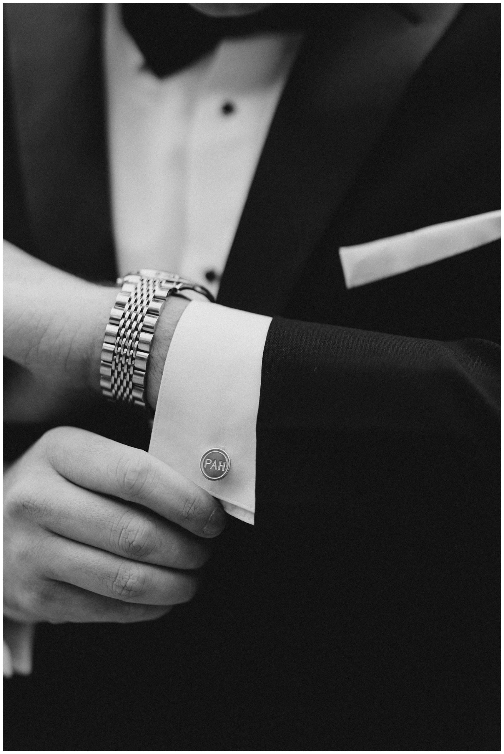groom's cufflinks from bride