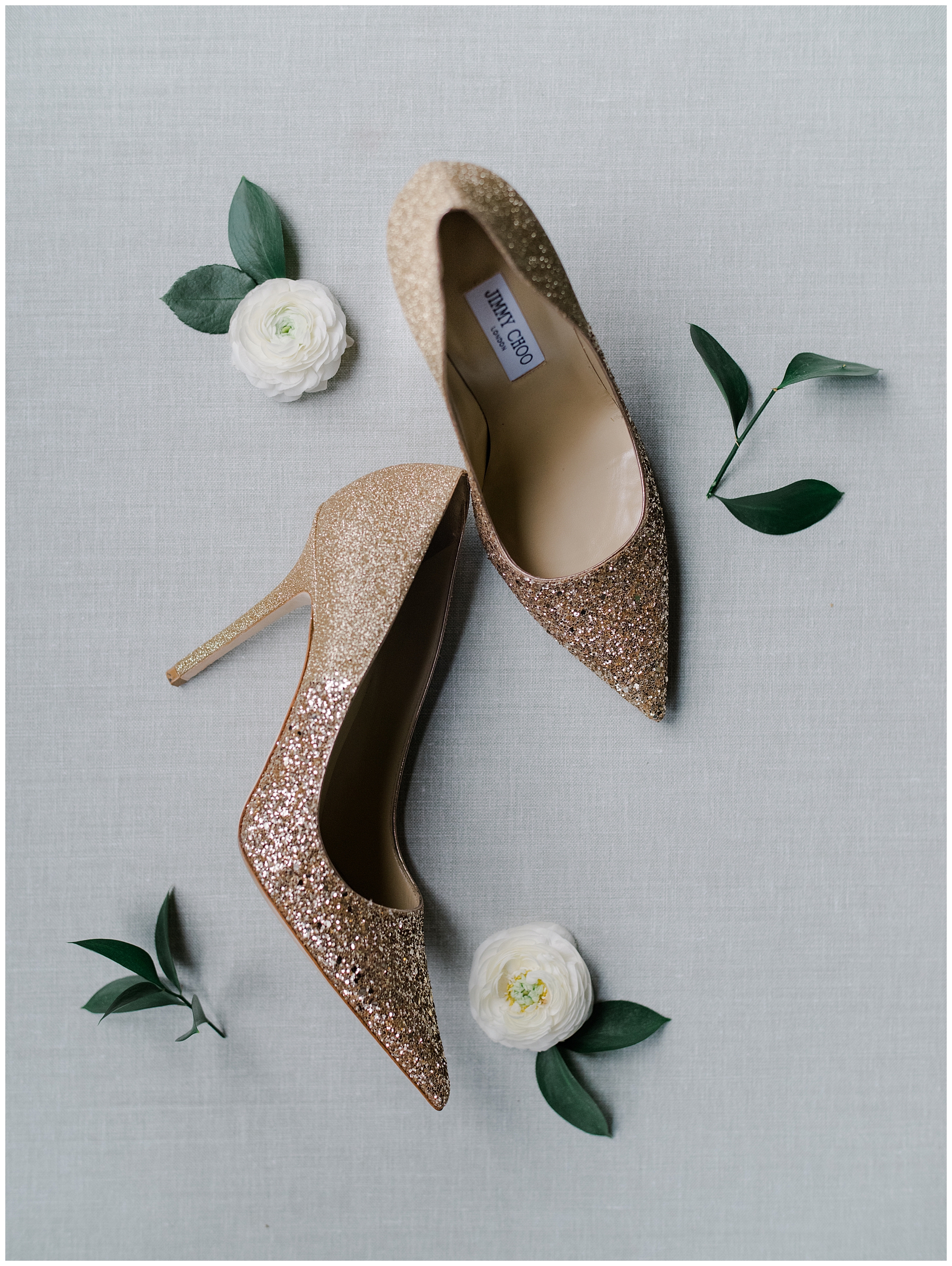Bride's sparkly wedding shoes 