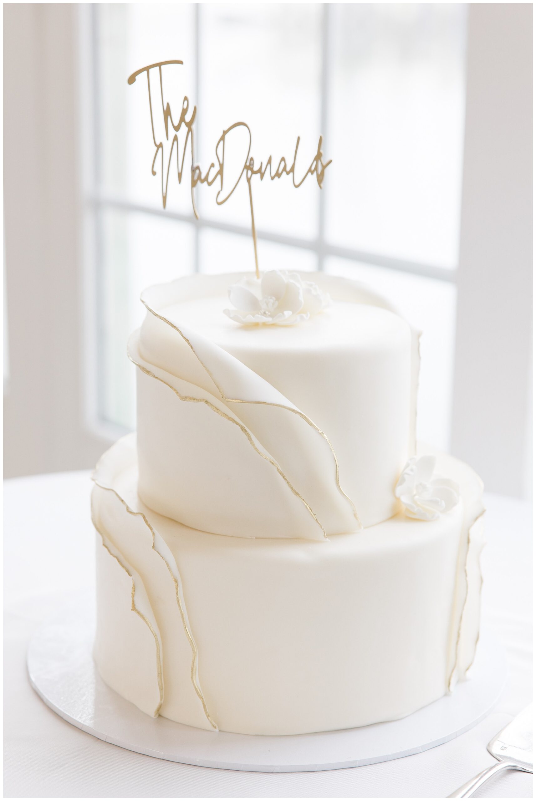 elegant two-tiered wedding cake