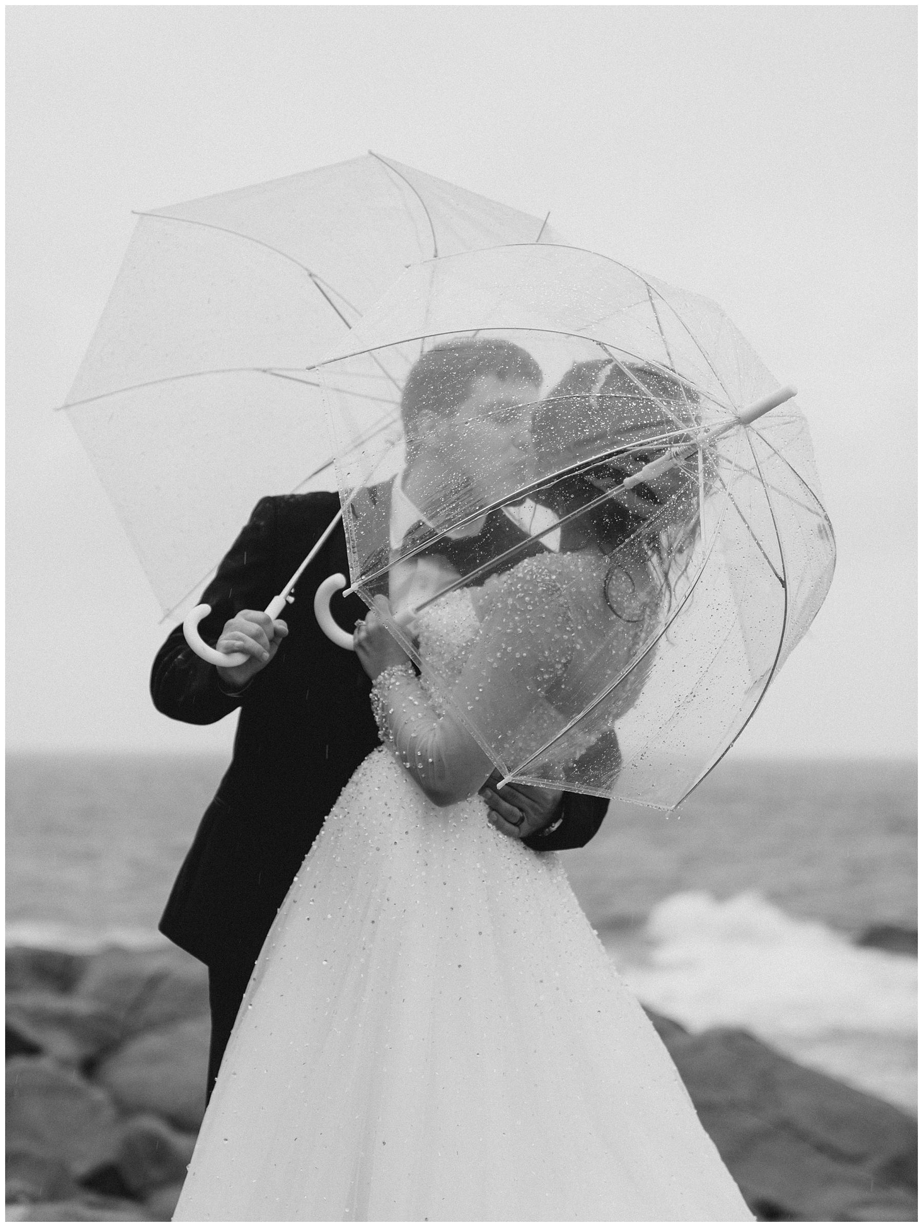 timeless wedding portraits in the rain
