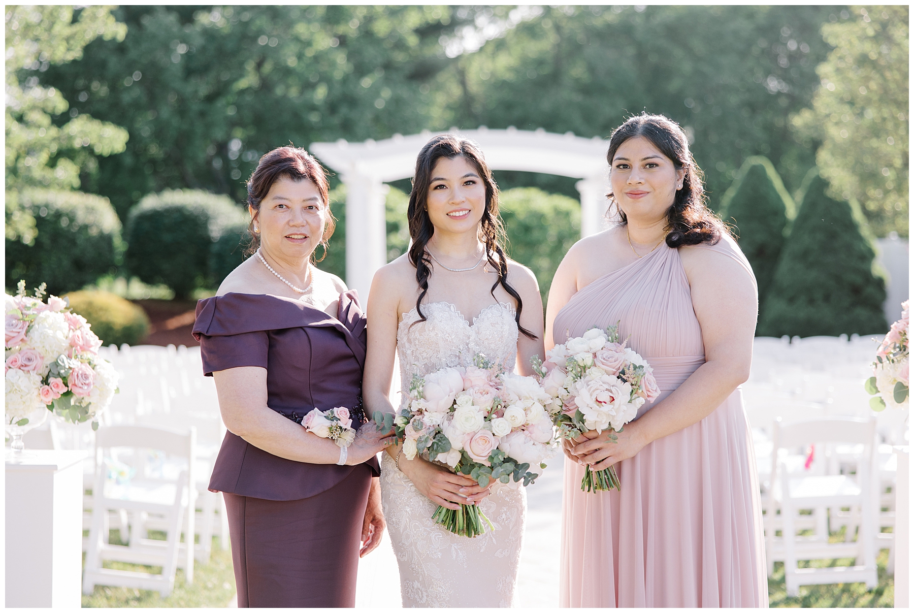bride with mom and sister