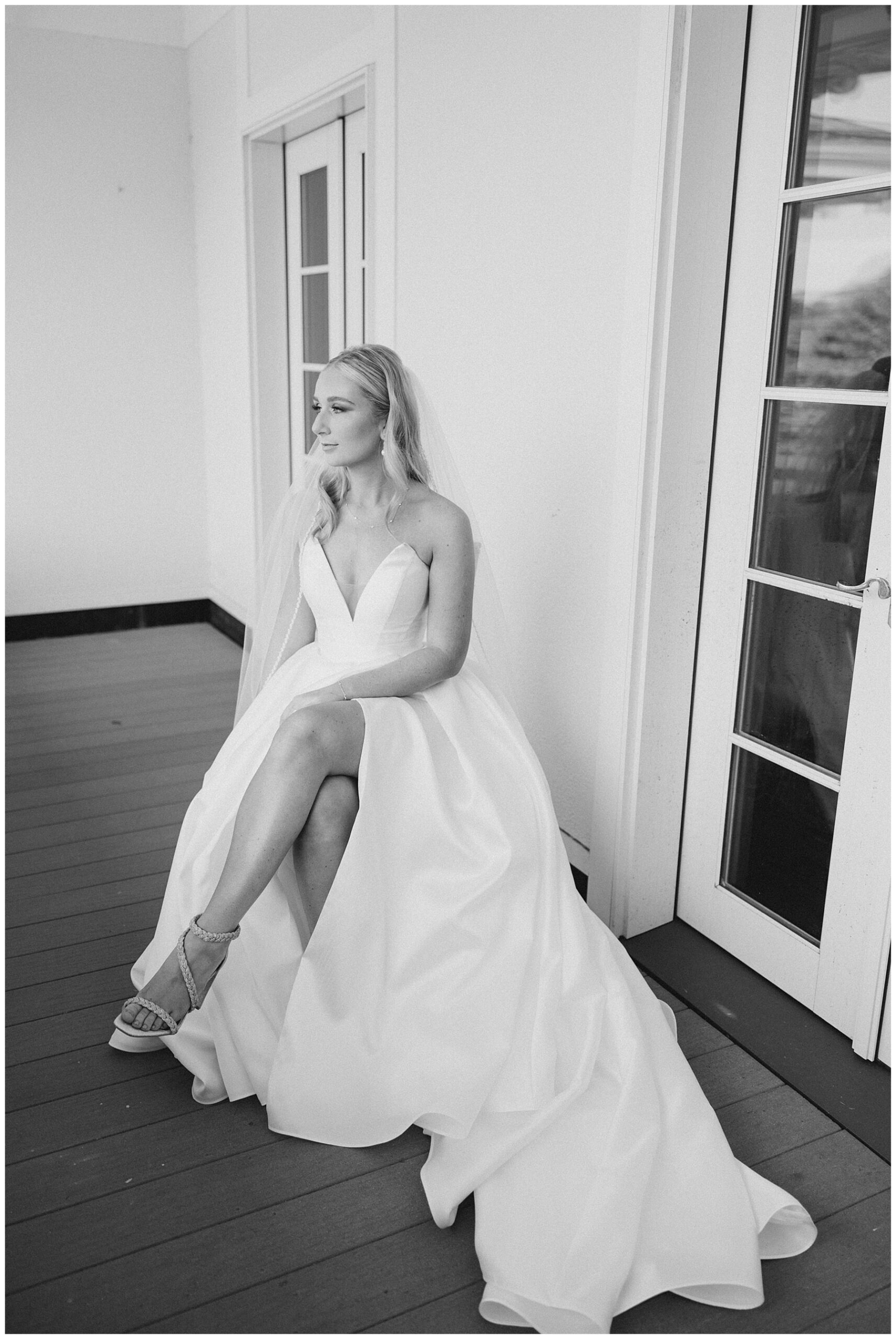 timeless and classic bridal portraits