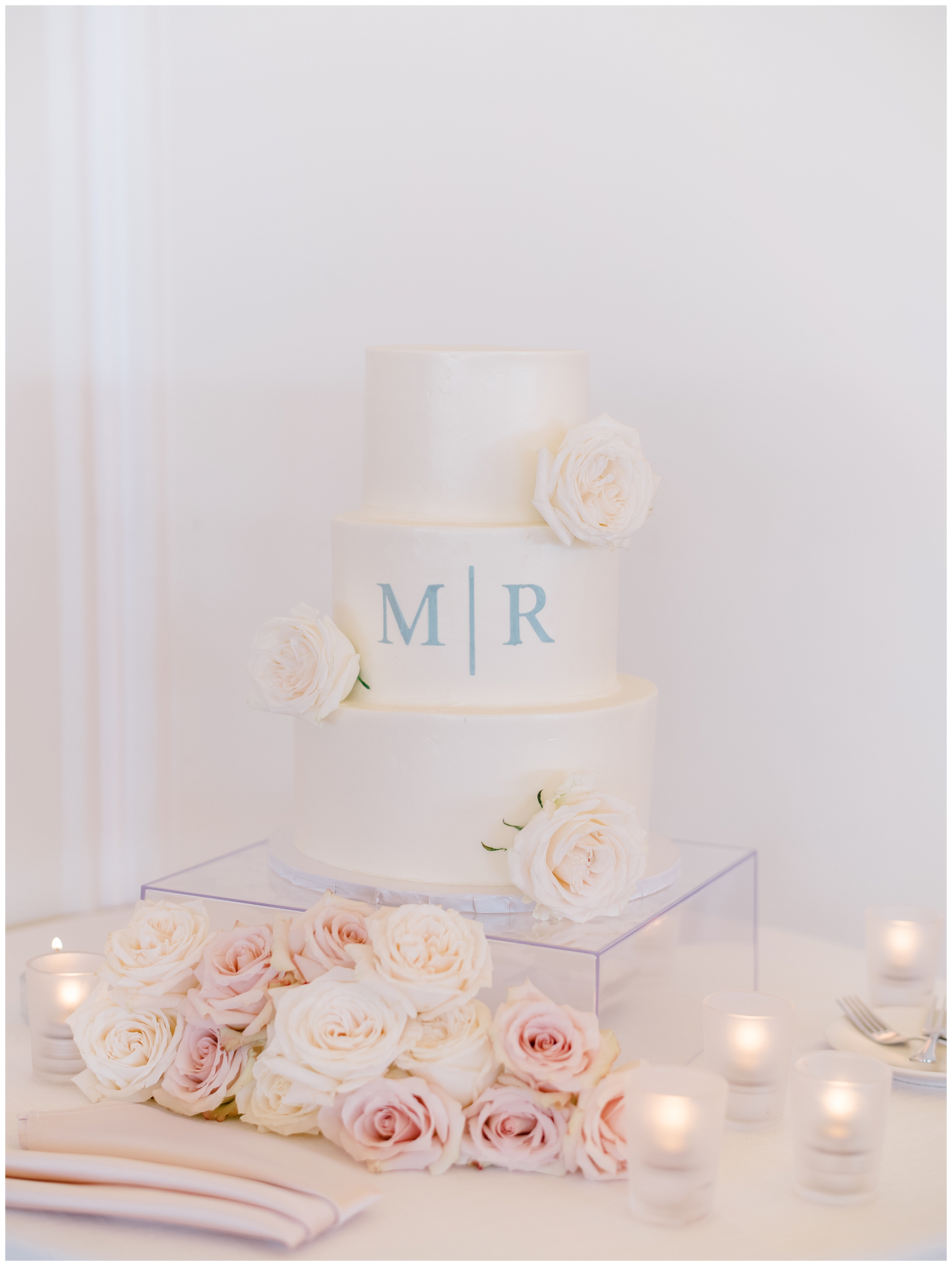 elegant wedding cake and details