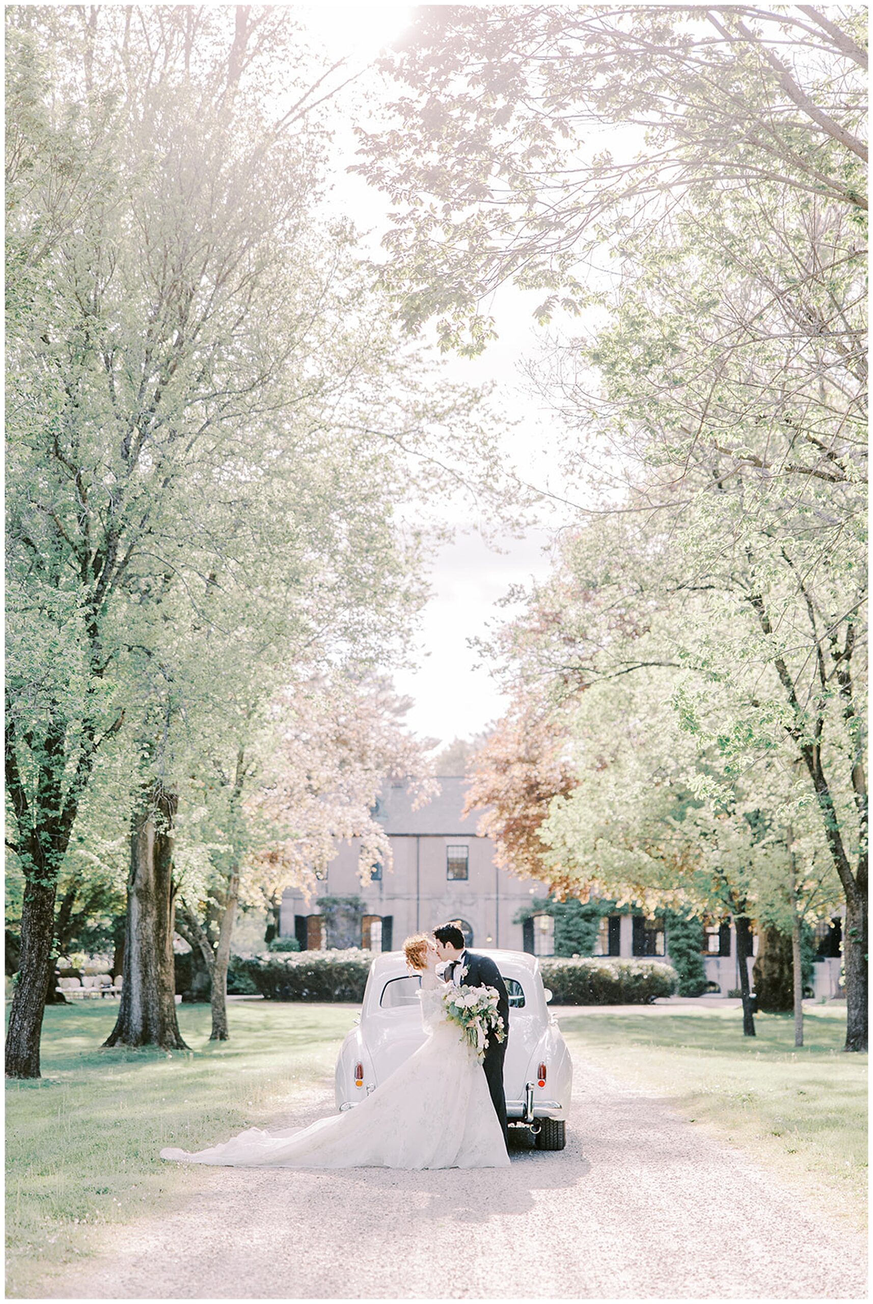 timeless wedding photos at estate