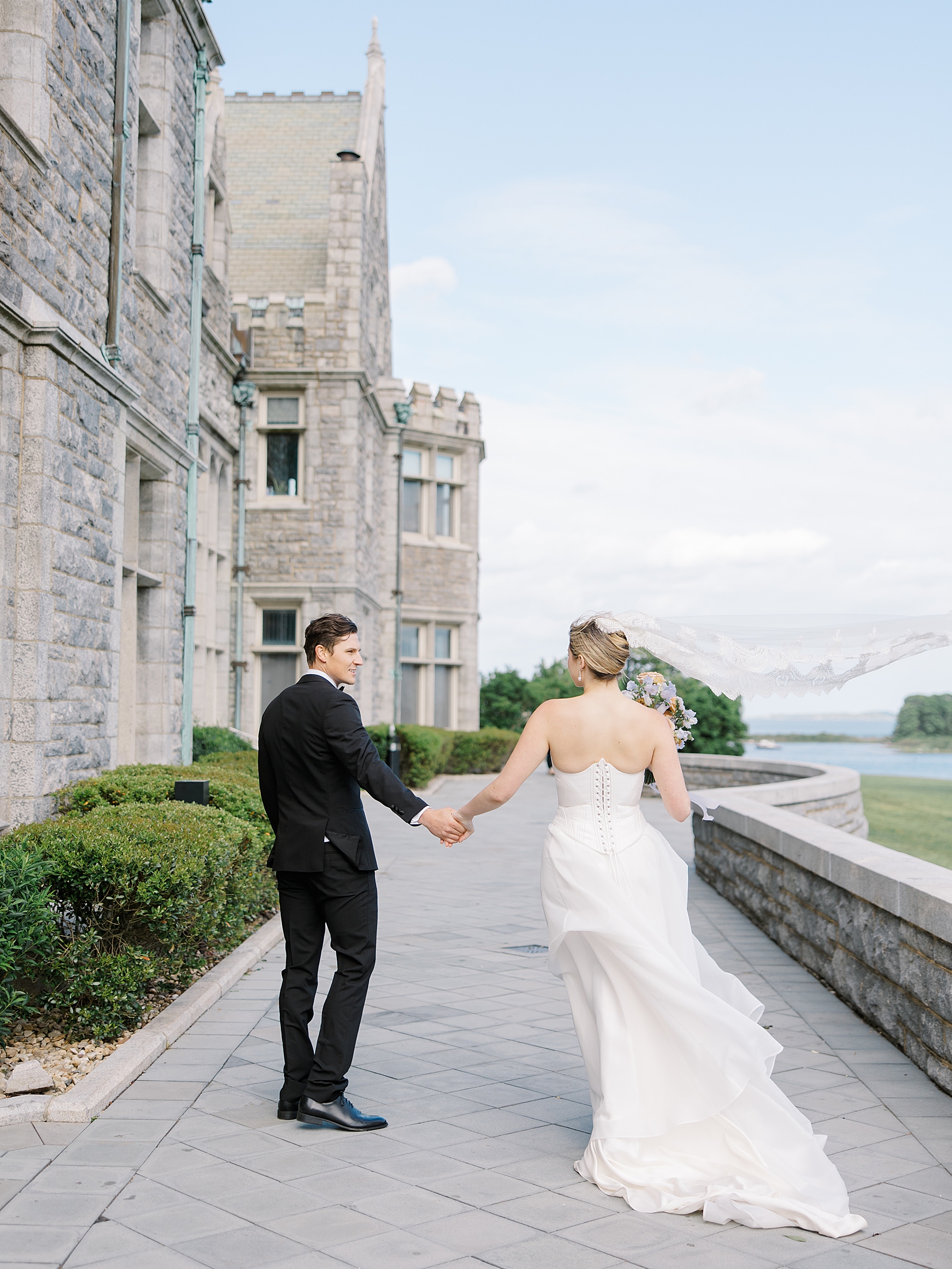 timeless wedding photos from Elegant Branford House Wedding