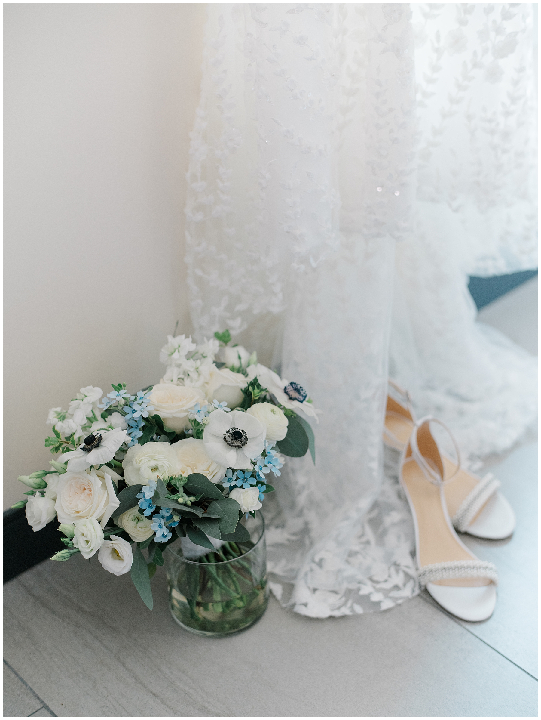 bridal bouquet and dress details