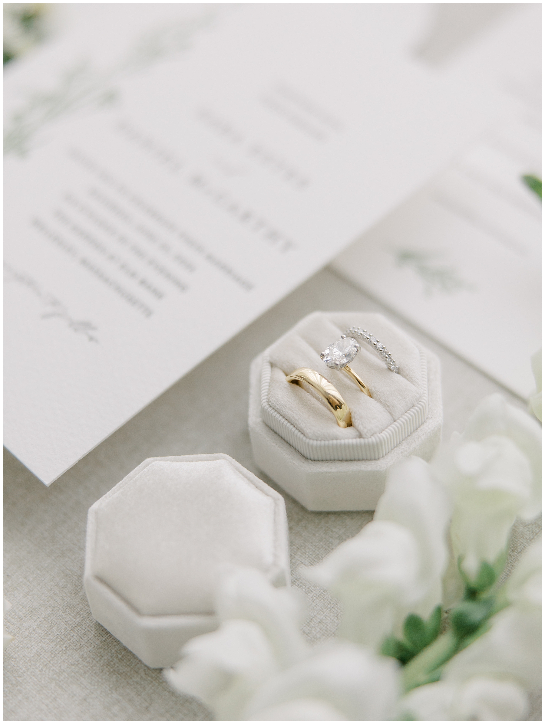 wedding rings in ring boxes