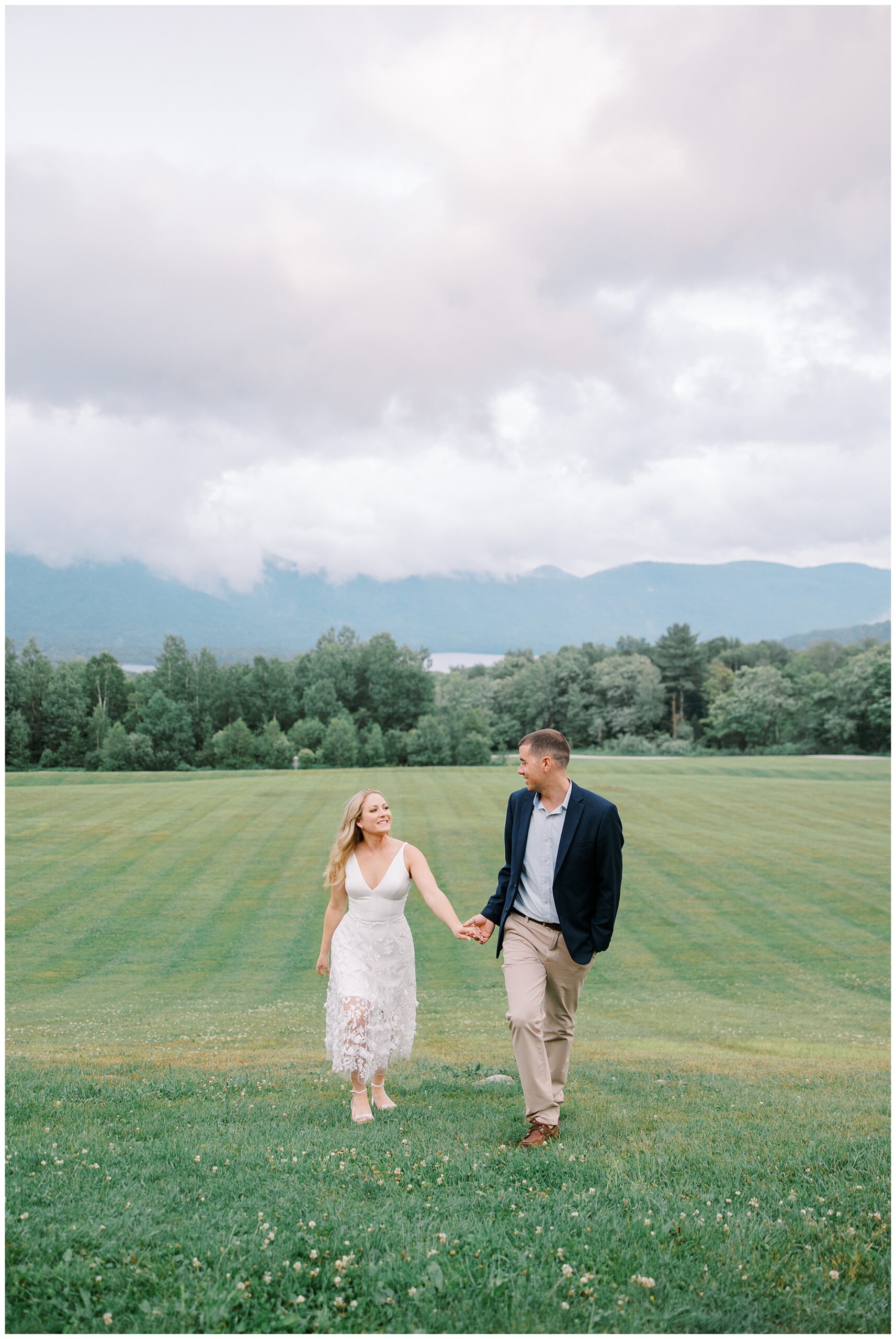 Romantic Vermont couple photos 