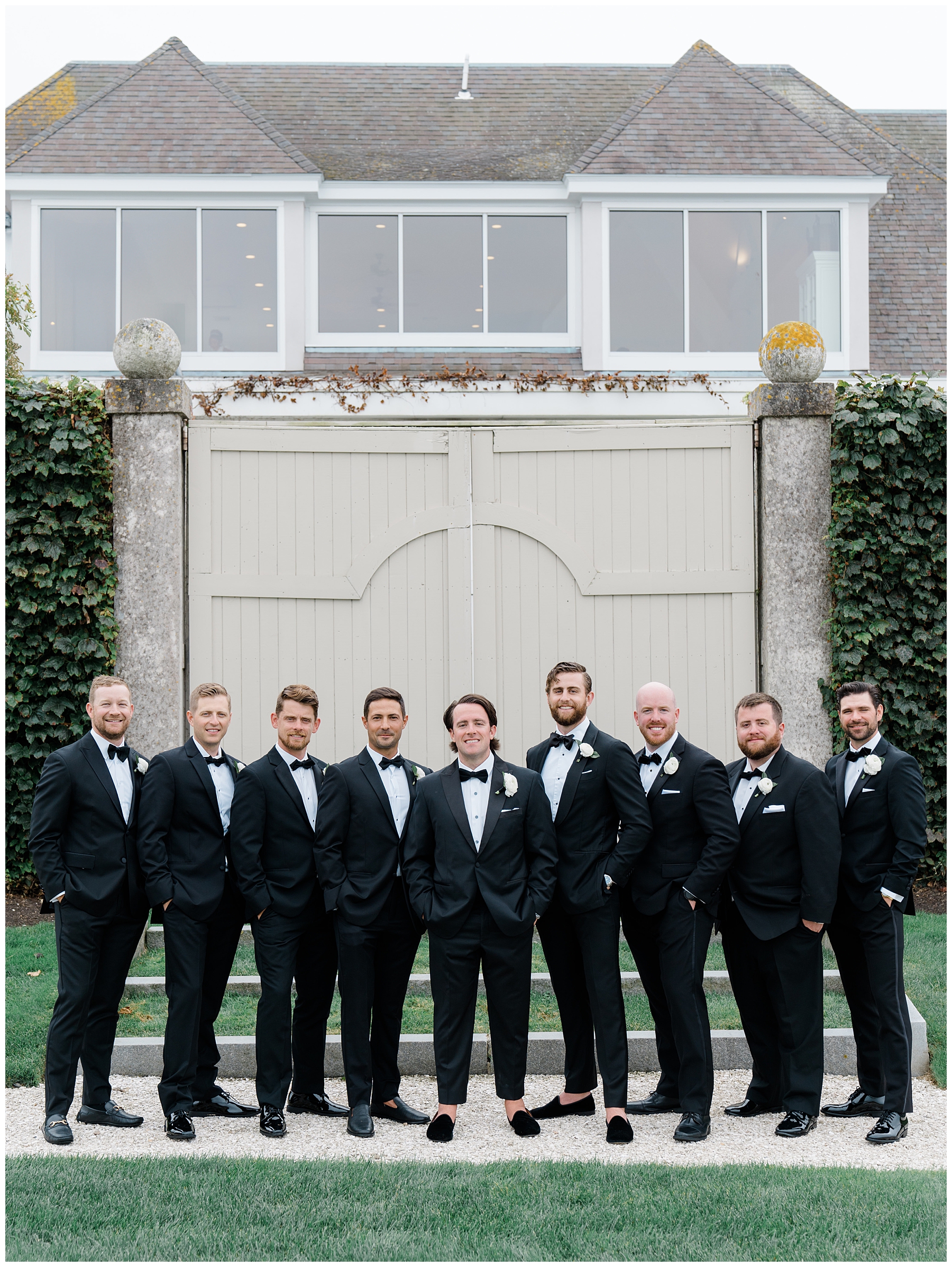 groom and groomsmen photos
