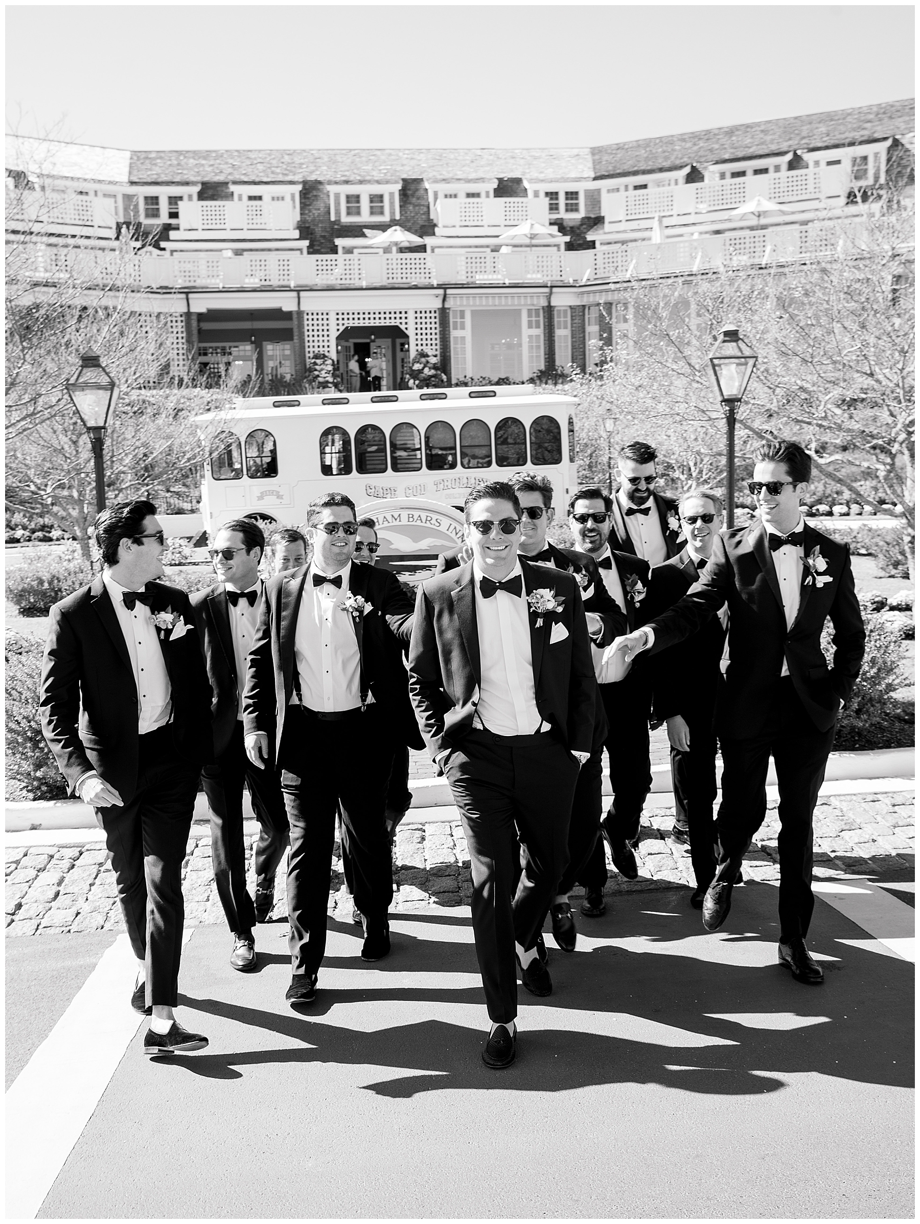 candid groomsmen portraits 