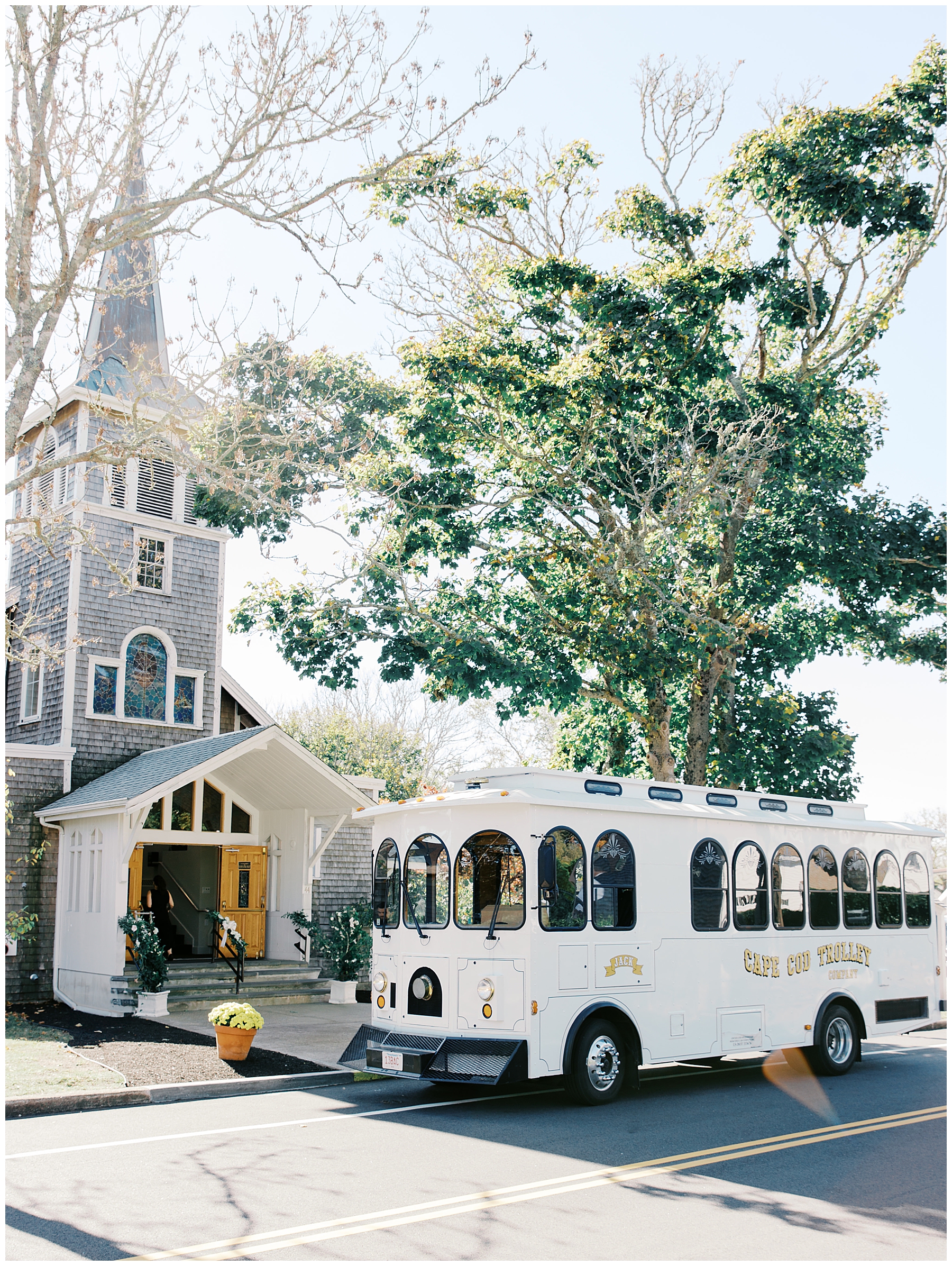 transportation drops of bridal party at church