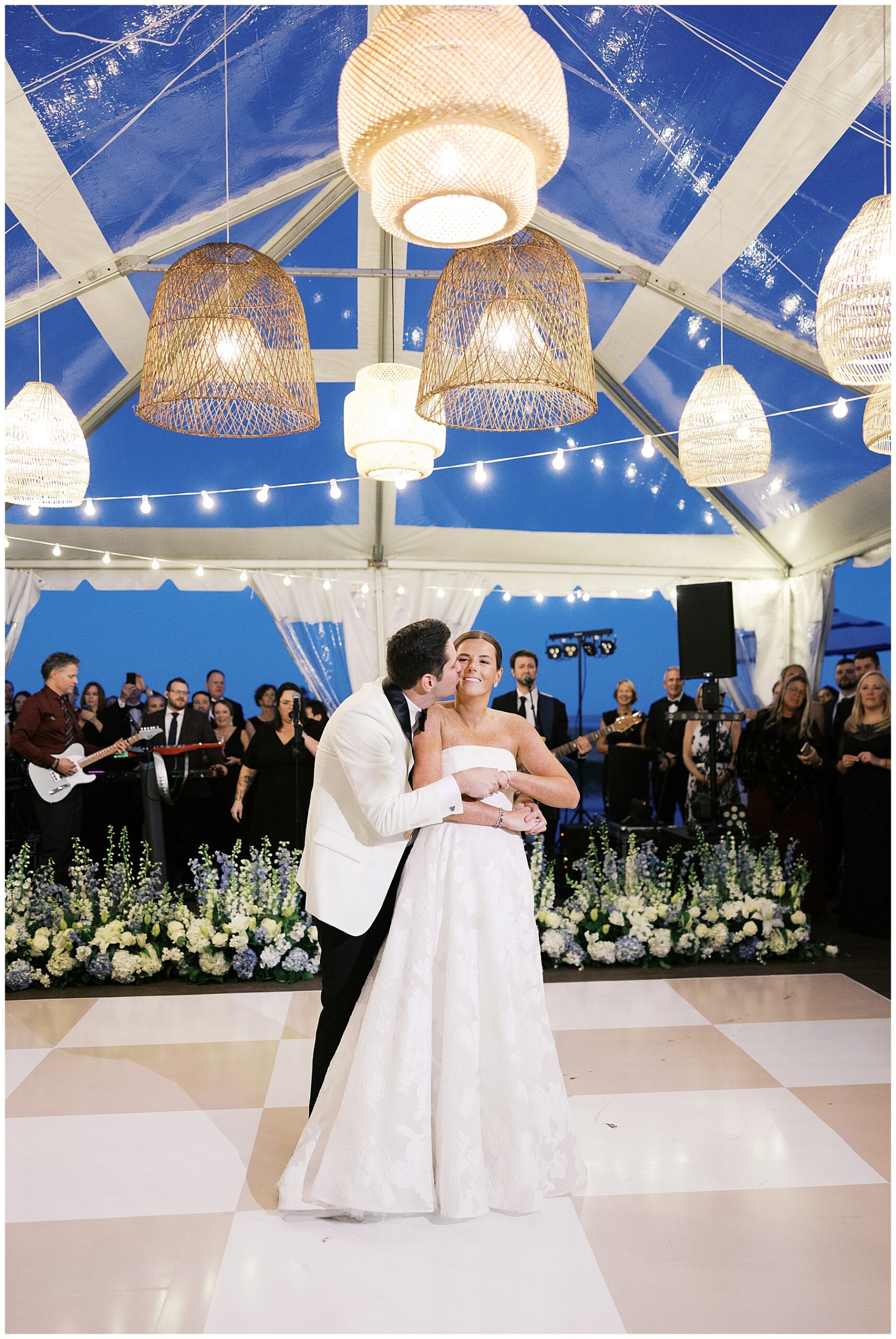 candid first dance portraits 
